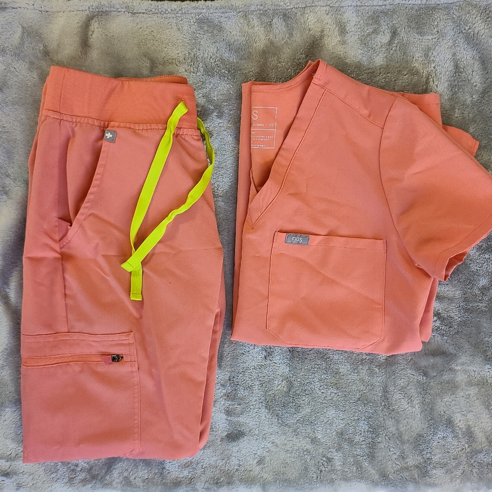 Figs "The Set" RARE Coral Color Scrubs